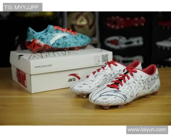 安踏雄狮足球鞋助力球场表现提升让你尽显运动魅力与激情